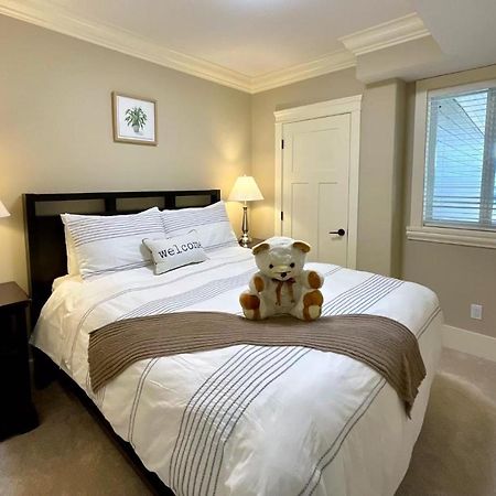 New Two-Bedroom Legal Suite With Parking White Rock Zewnętrze zdjęcie