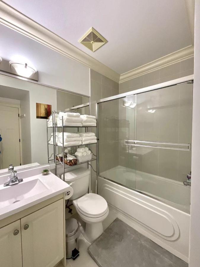 New Two-Bedroom Legal Suite With Parking White Rock Zewnętrze zdjęcie